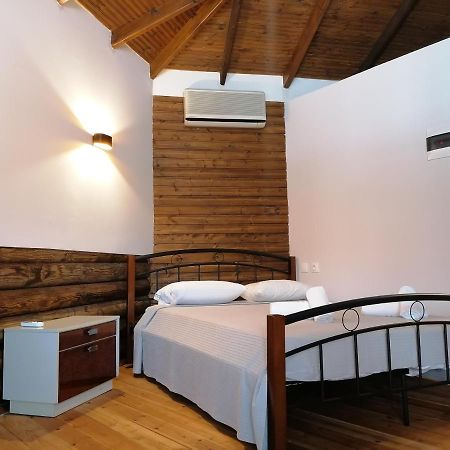 ホテル Wooden House ケラモティ エクステリア 写真